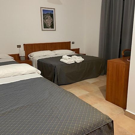 La Locanda Del Brigante Farindola Esterno foto