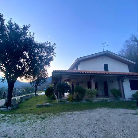La Locanda Del Brigante Farindola Esterno foto