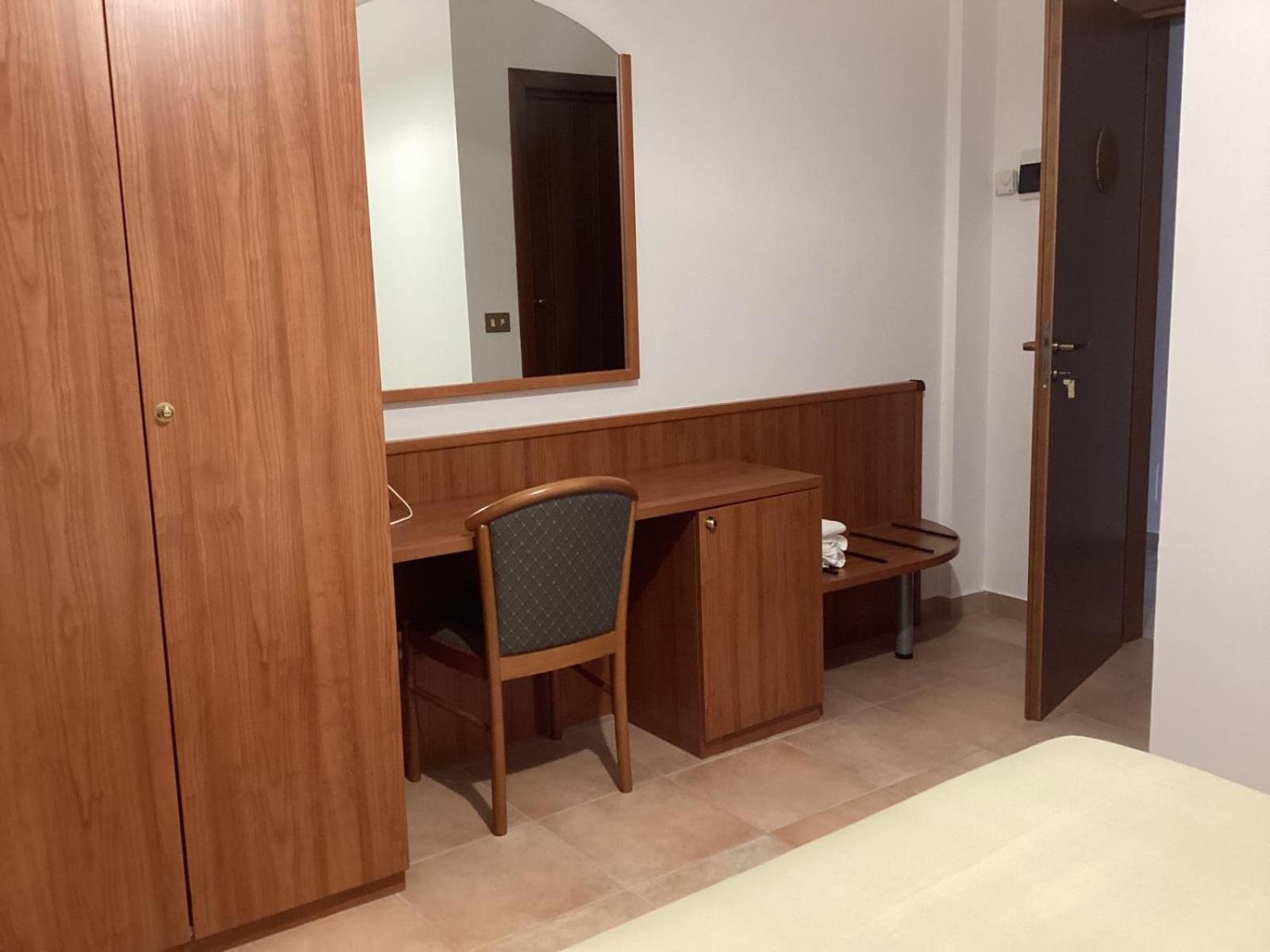 La Locanda Del Brigante Farindola Esterno foto