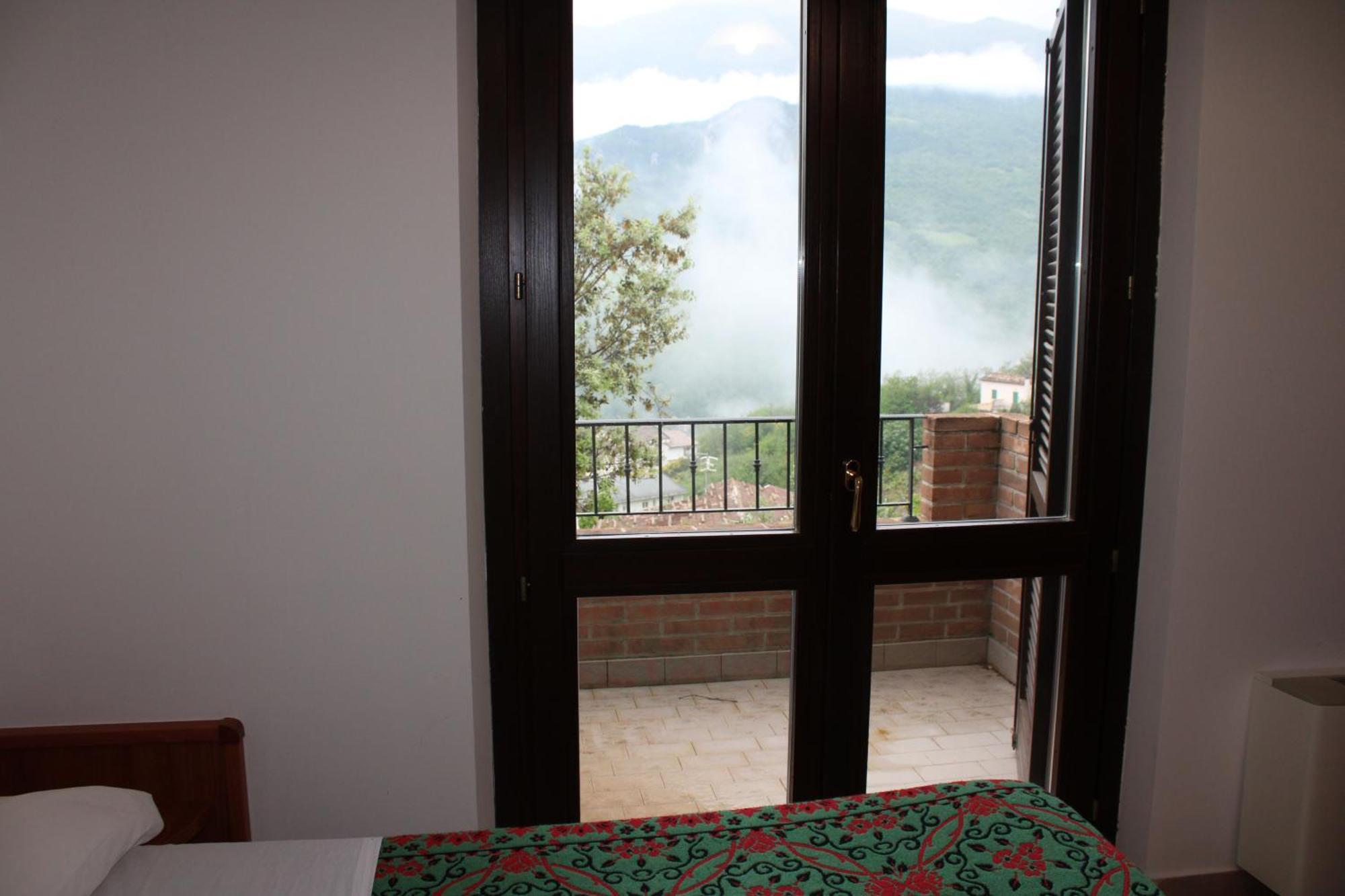 La Locanda Del Brigante Farindola Esterno foto