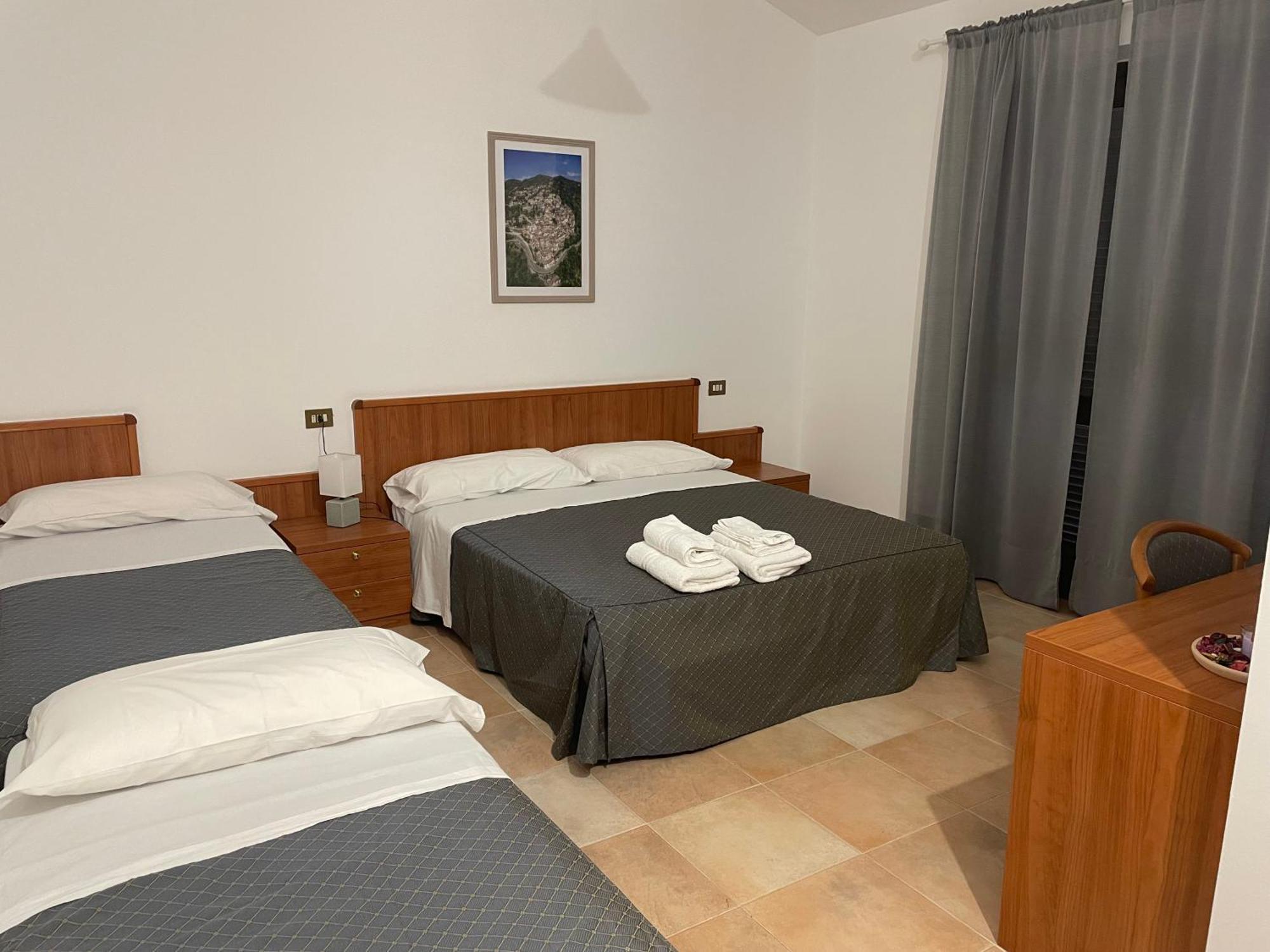La Locanda Del Brigante Farindola Esterno foto