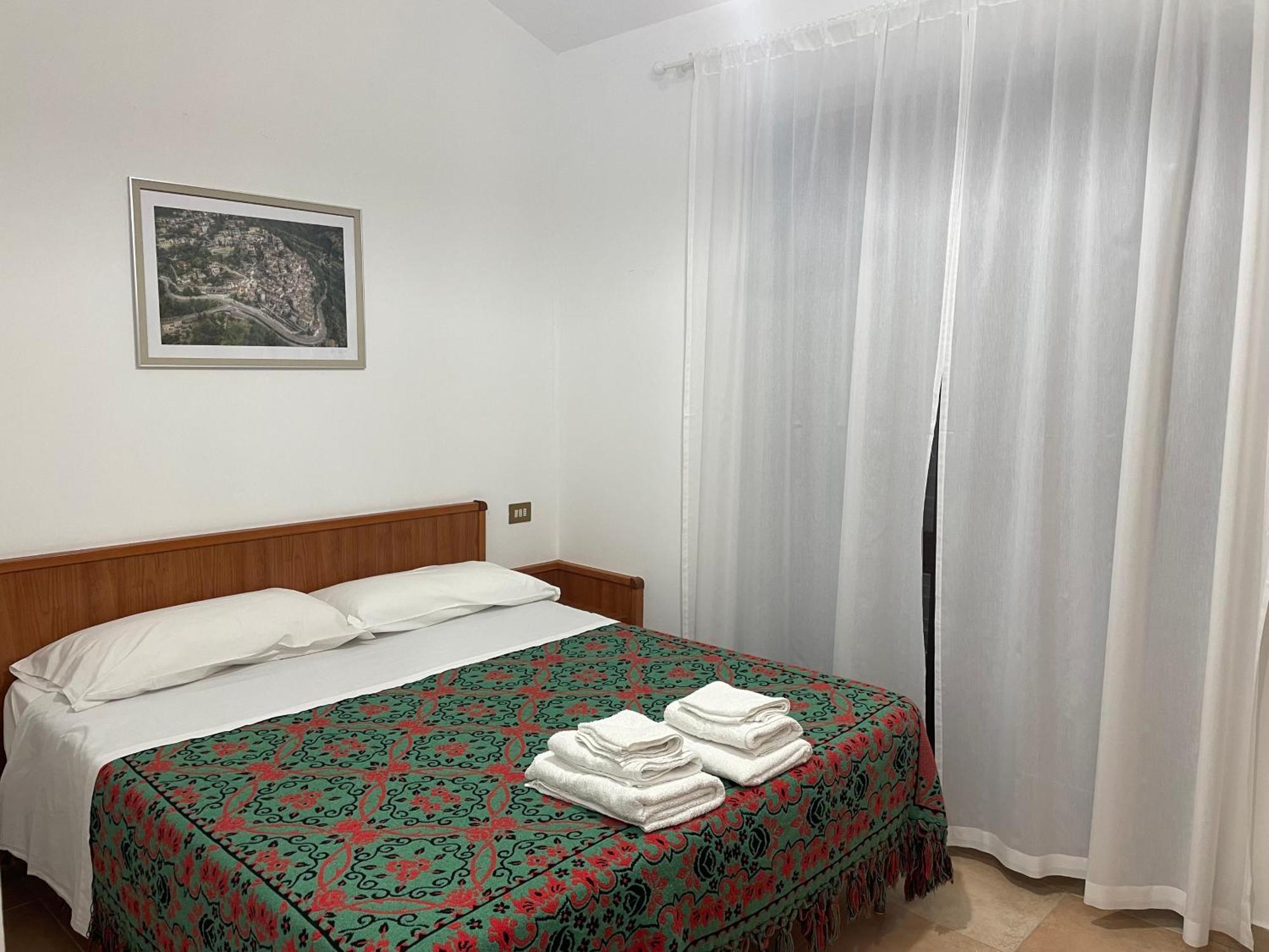 La Locanda Del Brigante Farindola Esterno foto
